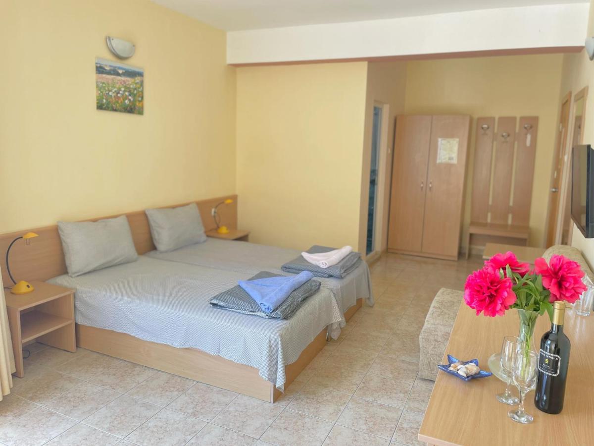 Family Hotel Morska Zvezda Baltsjik Eksteriør bilde